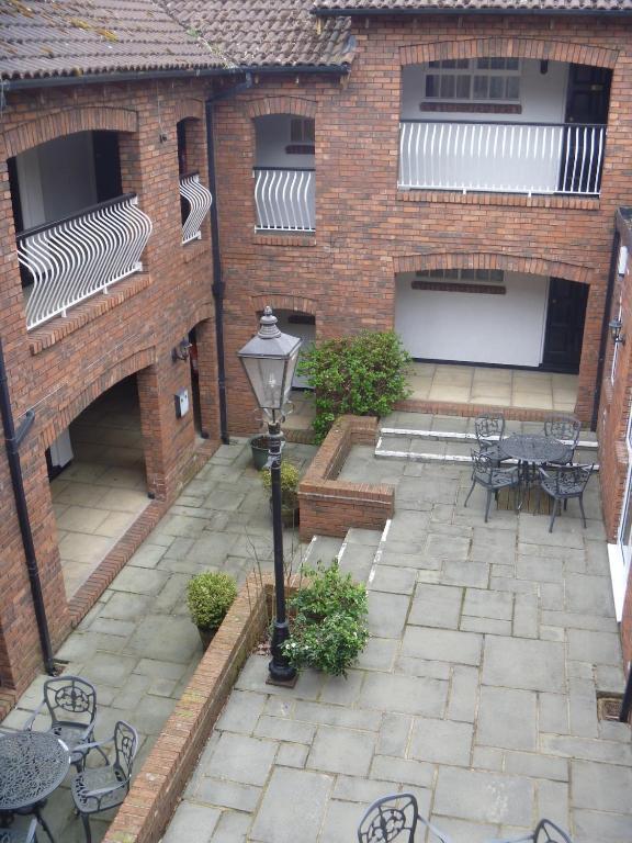 Deanwater Hotel Wilmslow Eksteriør billede